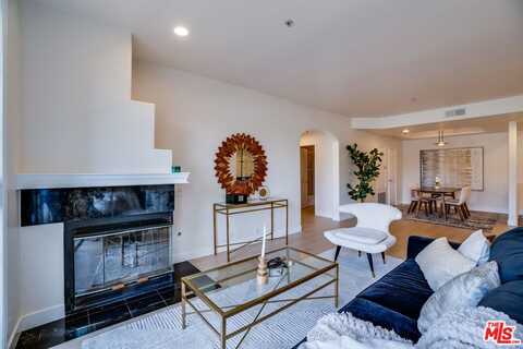 10824 Bloomfield St, Toluca Lake, CA 91602