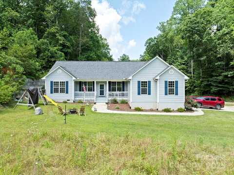 425 Little Cove Creek Drive, Saluda, NC 28773