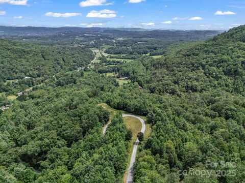 Climbing Road, Hendersonville, NC 28792