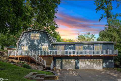 10552 Rolling Hills Drive, Burlington, IA 52601