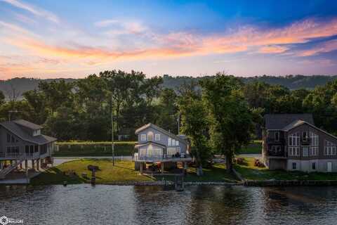 503 Edgewater Beach Road, Burlington, IA 52601