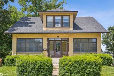 909 Elm Street, Grinnell, IA 50112