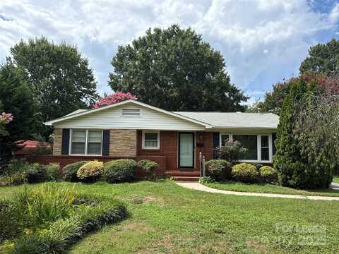 1521 Woodhill Lane, Charlotte, NC 28205