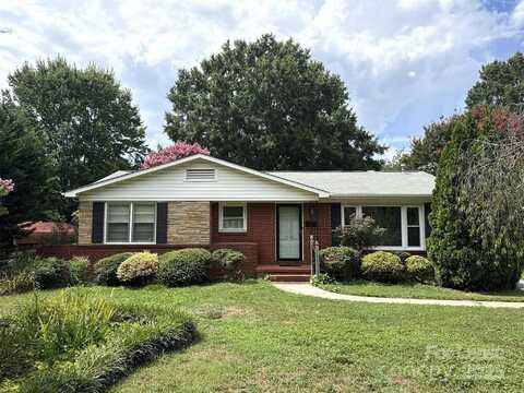 1521 Woodhill Lane, Charlotte, NC 28205