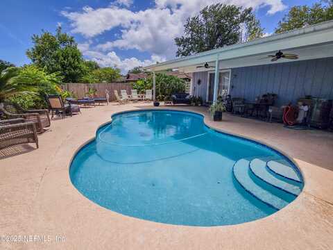 2243 THE WOODS Drive E, Jacksonville, FL 32246