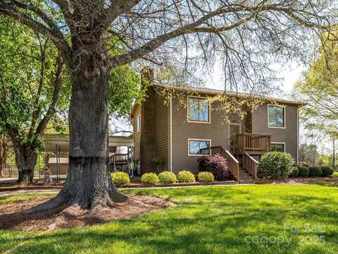 13815 Mayes Road, Huntersville, NC 28078