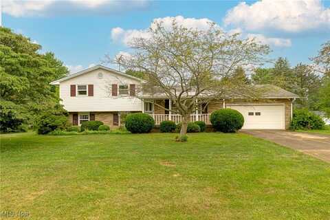 971 Camelia Street NW, Hartville, OH 44632