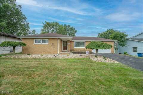 519 Blossom Avenue, Campbell, OH 44405