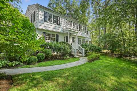 81 Mariomi Road, New Canaan, CT 06840