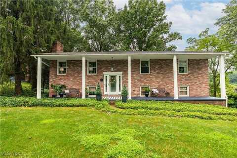 5366 Smith Kramer Street NE, Hartville, OH 44632