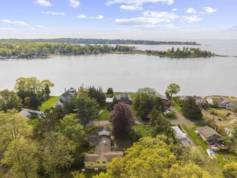 55 Harbor View Road, Guilford, CT 06437