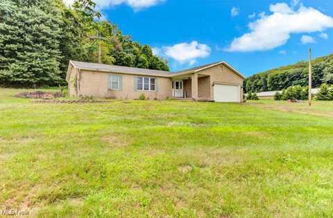 10167 Malibu Road NE, Minerva, OH 44657