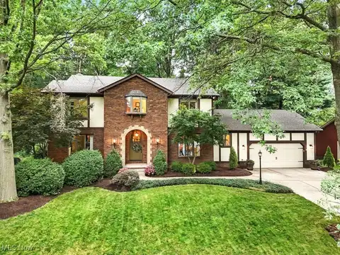 2813 Laurel Woods Boulevard, Stow, OH 44224