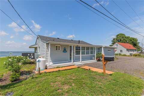 488 Riverside Drive, Deltaville, VA 23043