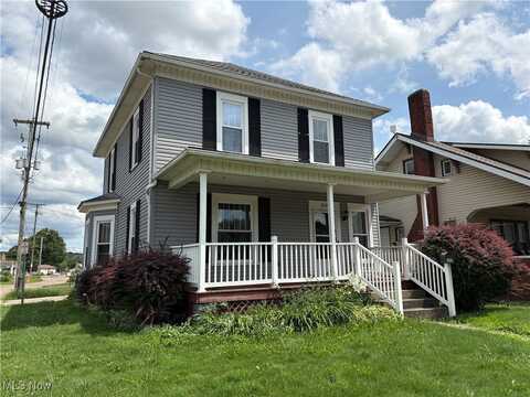369 4th Street NW, New Philadelphia, OH 44663
