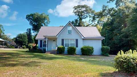 105 Register Avenue, Geneva, AL 36340