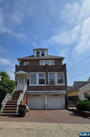 209 Columbus Place 2, Cliffside Park, NJ 07010