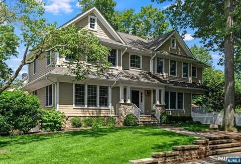 649 Shelton Road, Ridgewood, NJ 07450
