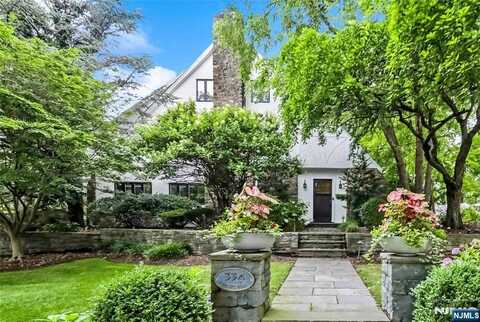 334 Heights Road, Ridgewood, NJ 07450