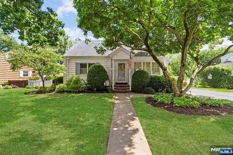 394 Luhmann Drive, New Milford, NJ 07646