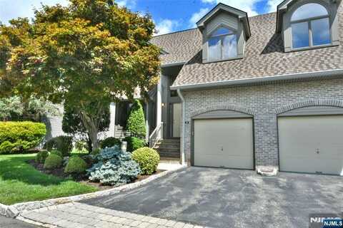 114 Aspen Court, Norwood, NJ 07648