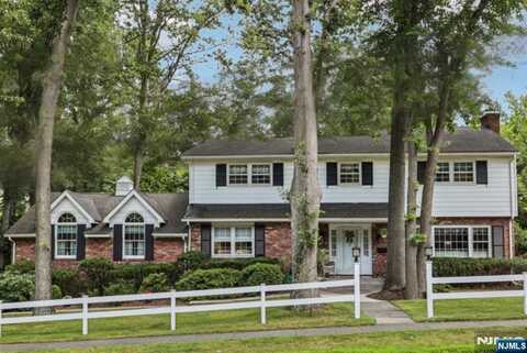 238 Spring Valley Road, Park Ridge, NJ 07656
