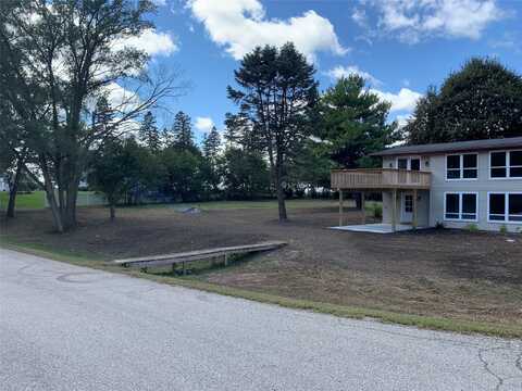 113 Island View Drive, Waverly, IA 50677