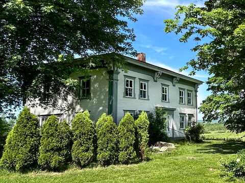 174 Burroughs Farm Road, Ferrisburgh, VT 05456