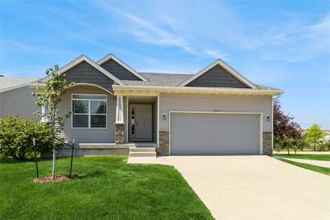 983 S 90th Street, West Des Moines, IA 50266