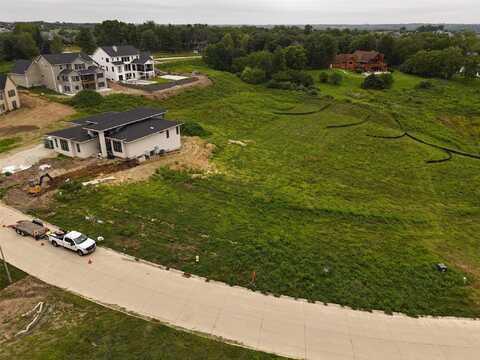 9606 Treehaven Drive, West Des Moines, IA 50266