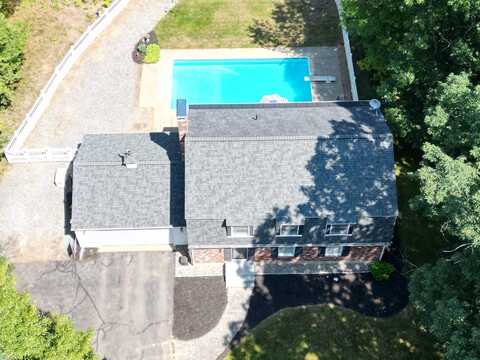 30 Hillside Road, Kingston, NH 03848