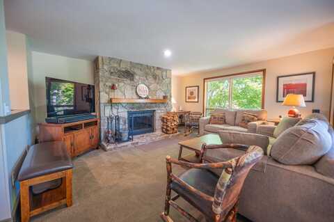 4E Trailside Village Way, Dover, VT 05356