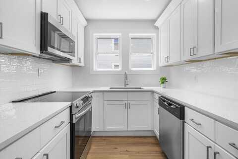16 Spring Street, Franklin, NH 03235