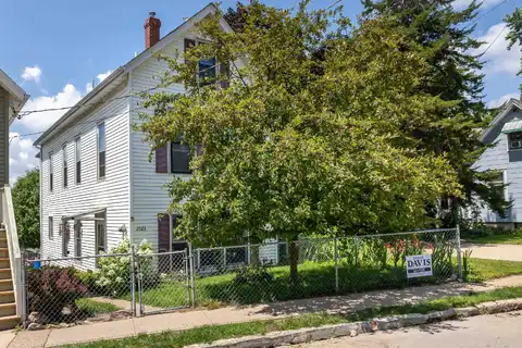 2523 Stafford, Dubuque, IA 52001