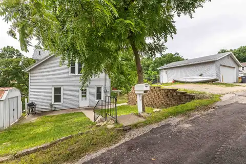 579 W 3rd, Dubuque, IA 52001