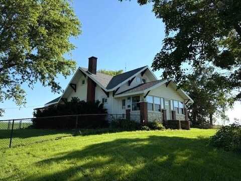 1762 Hwy 136, Lost Nation, IA 52254