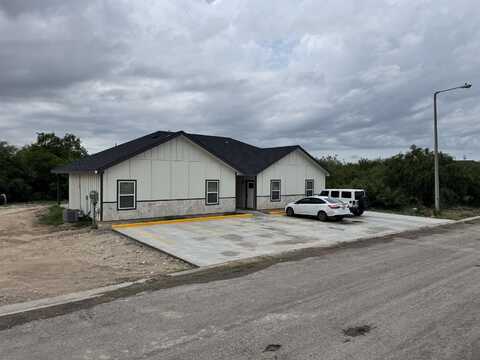 121 Owens Dr, Del Rio, TX 78840