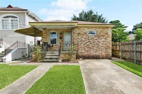 2567 LAVENDER Street, New Orleans, LA 70122
