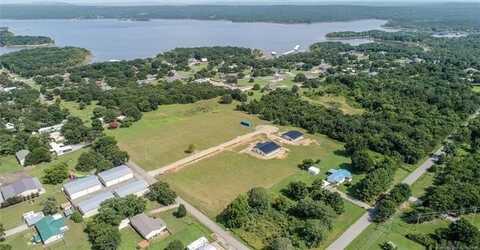 2 Reagan Drive, Eufaula, OK 74432