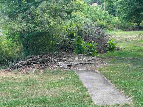 563 Poplar Street, Narrows, VA 24124
