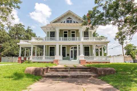 2420 Colcord Avenue, Waco, TX 76707