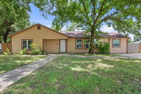 102 E Southland Avenue, Marlin, TX 76661