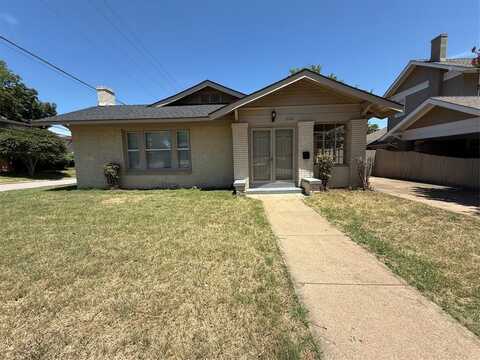 2126 Mistletoe Avenue, Fort Worth, TX 76110