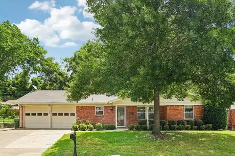 1012 Livingston Drive, Hurst, TX 76053