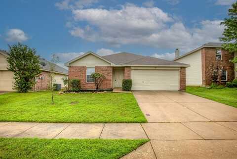 705 Poncho Lane, Fort Worth, TX 76052