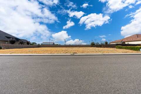 2537 Prestwick Avenue E, Fresno, CA 93730