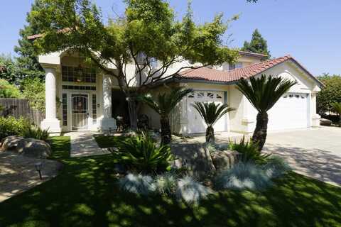 742 Marion Avenue N, Clovis, CA 93611