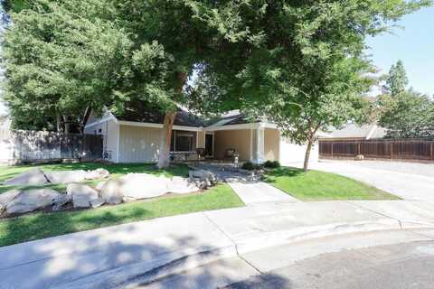 304 Ezie Avenue, Clovis, CA 93611
