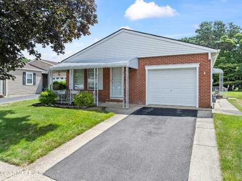 20 Innsbruck Drive, Toms River, NJ 08757