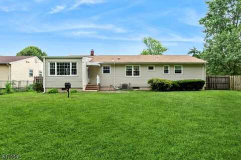 149 Mulberry Ln, Middlesex Boro, NJ 08846